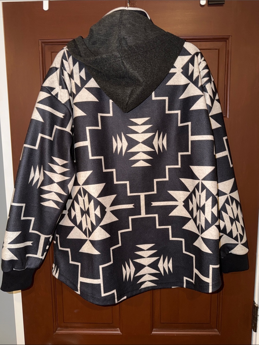 2 Fly Women’s L/XL Southwestern Aztec Snap-Front Shacket Jacket NWT - Picture 4 of 7